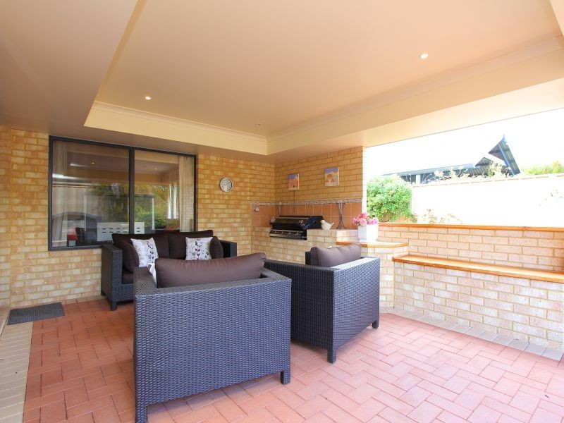 25 Burnside Terrace, Canning Vale WA 6155