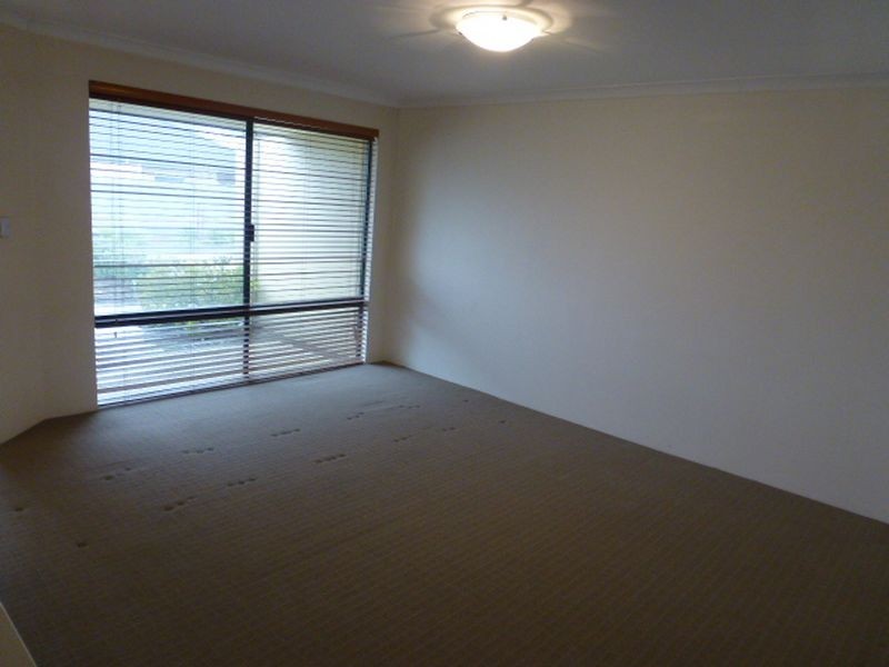 20 Birmingham Parade, Piara Waters WA 6112
