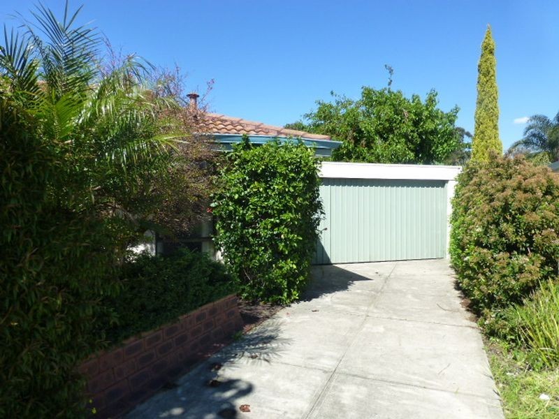 15 Levine Court, Thornlie WA 6108