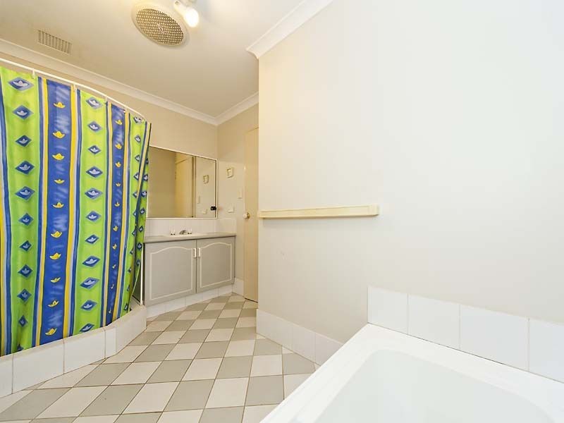 7/2 Glennis Court, Gosnells WA 6110