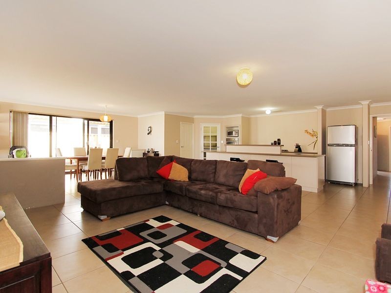 10 Abbotsdale Way, Southern River WA 6110