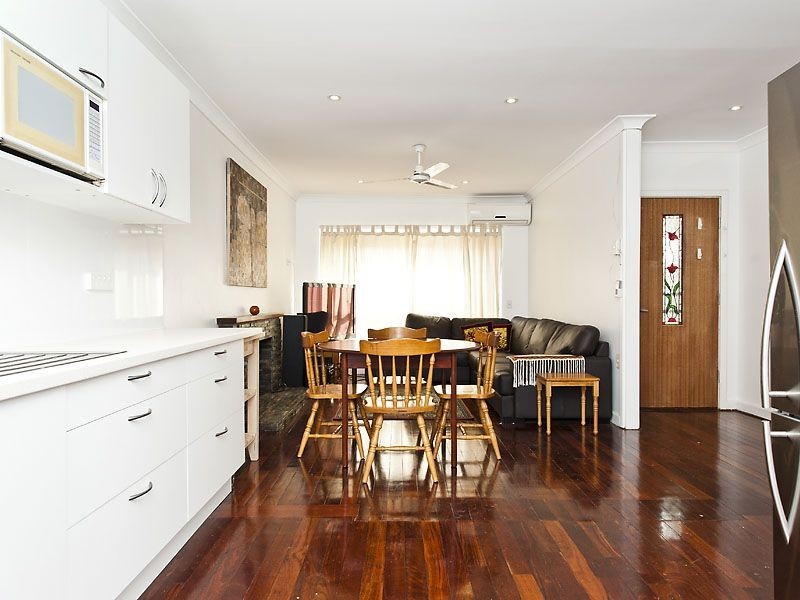 2 Earls Court, Thornlie WA 6108