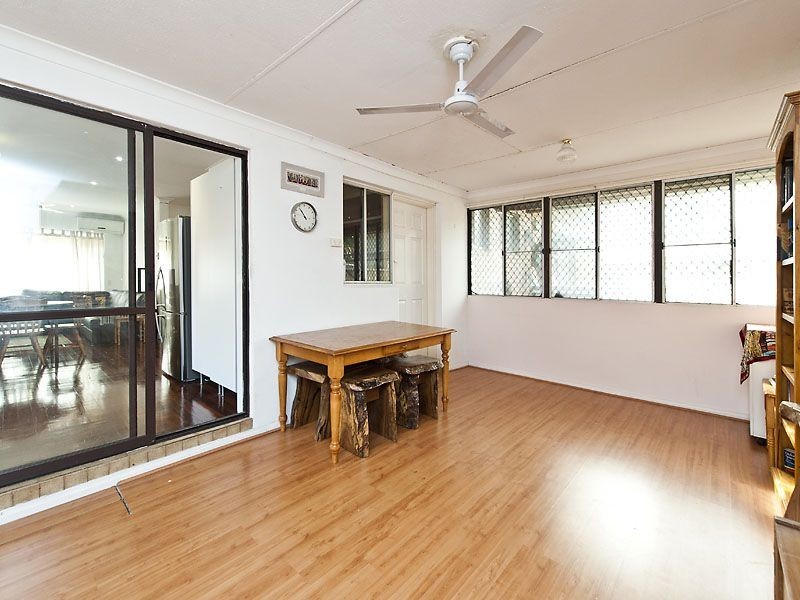 2 Earls Court, Thornlie WA 6108