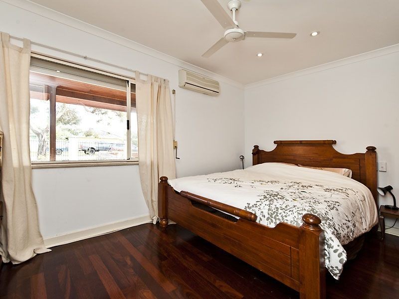 2 Earls Court, Thornlie WA 6108