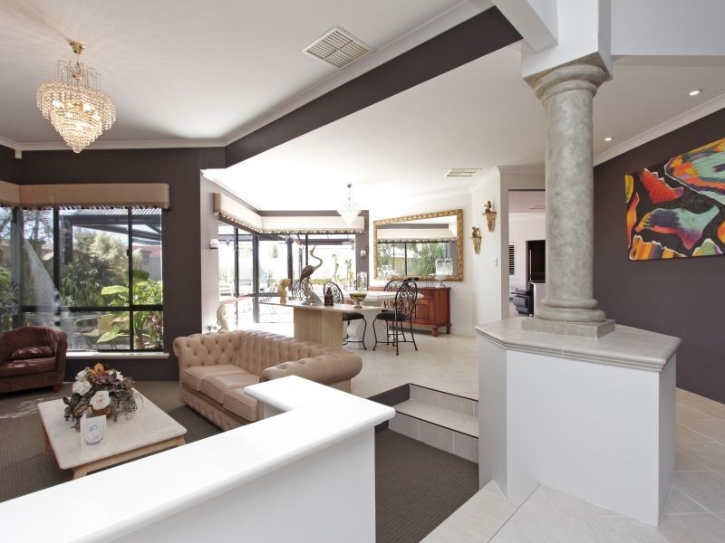 8 McInnes Way, Canning Vale WA 6155