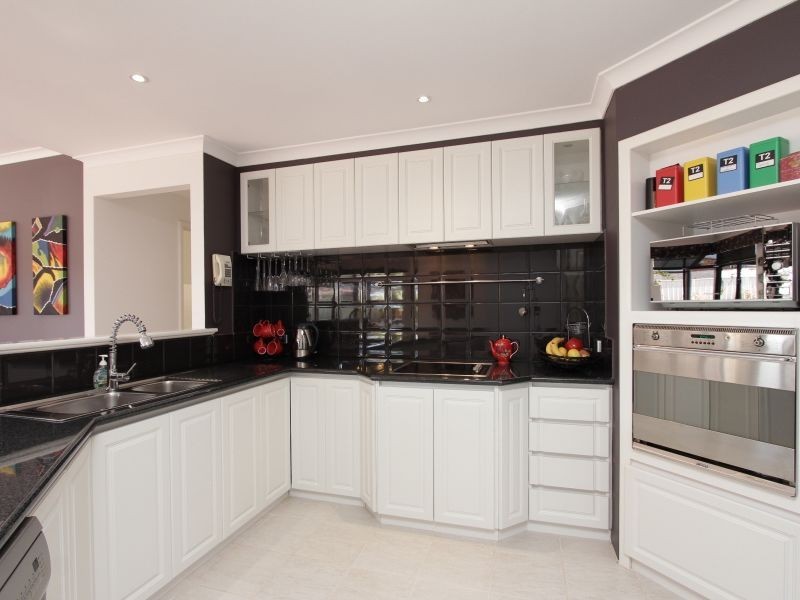 8 McInnes Way, Canning Vale WA 6155