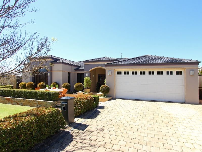 8 McInnes Way, Canning Vale WA 6155