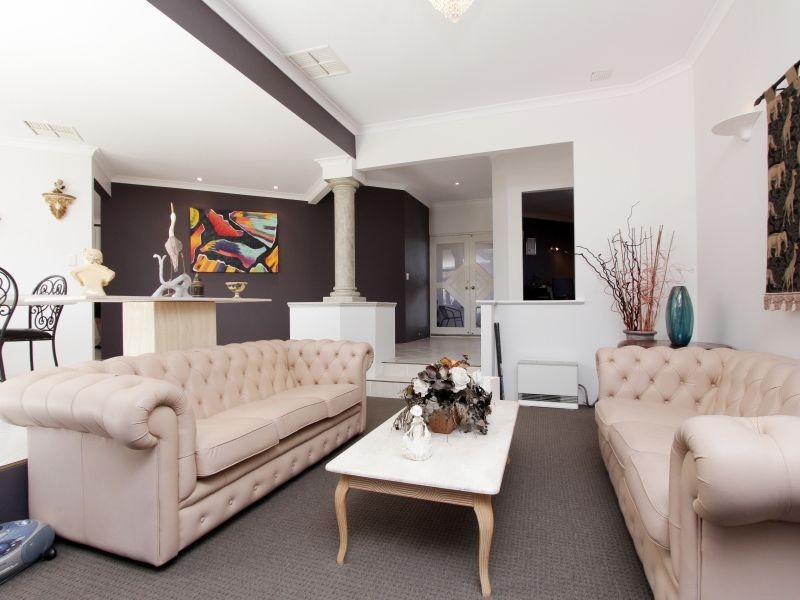 8 McInnes Way, Canning Vale WA 6155