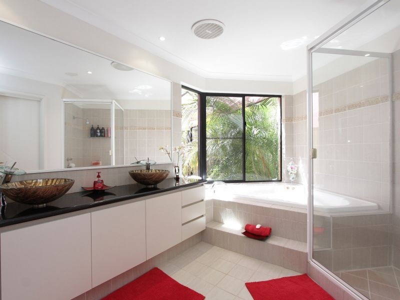 8 McInnes Way, Canning Vale WA 6155