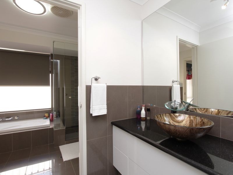 8 McInnes Way, Canning Vale WA 6155