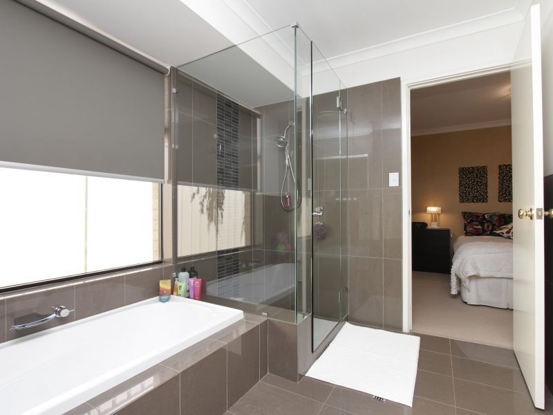 8 McInnes Way, Canning Vale WA 6155