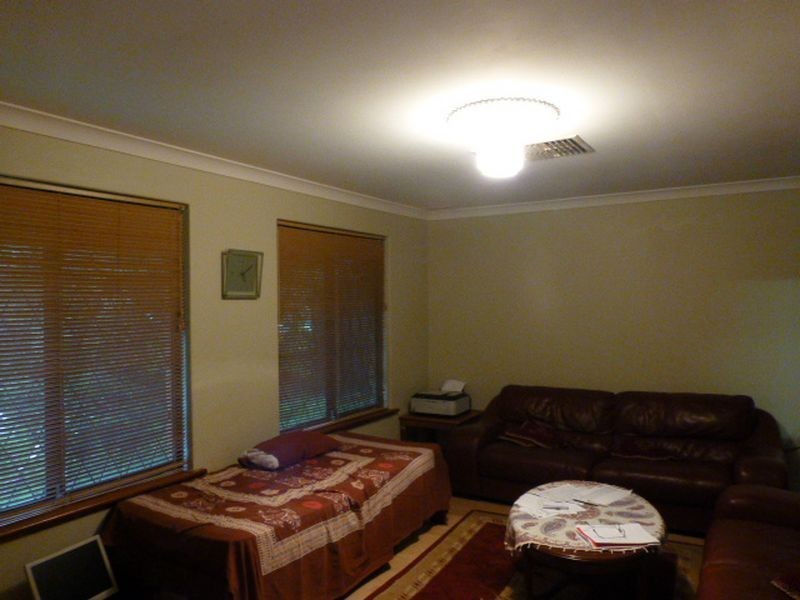 14 Woonan Place, Karawara WA 6152