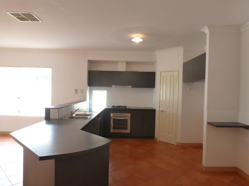 6 Mosman Loop, Success WA 6164