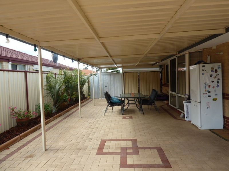 15 Autumn Crescent, Thornlie WA 6108