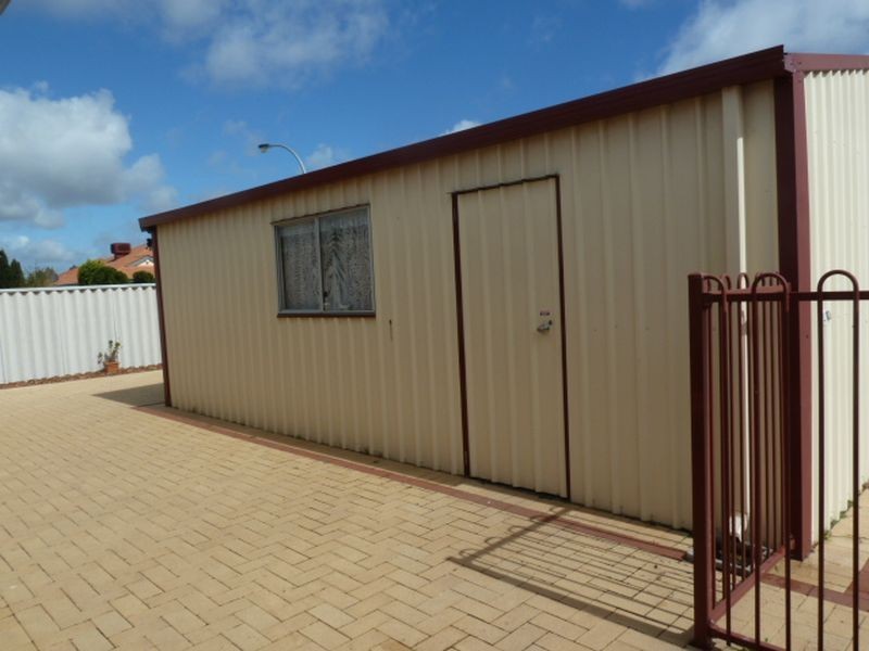 15 Autumn Crescent, Thornlie WA 6108