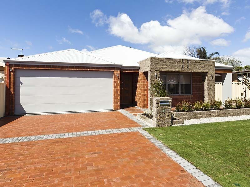 4 Earls Court, Thornlie WA 6108