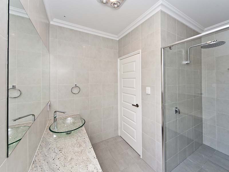 4 Earls Court, Thornlie WA 6108