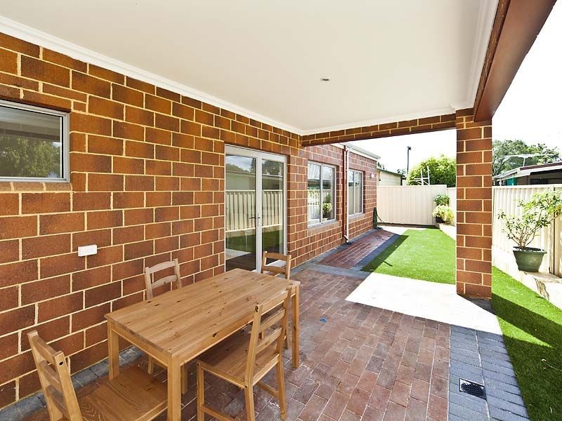 4 Earls Court, Thornlie WA 6108