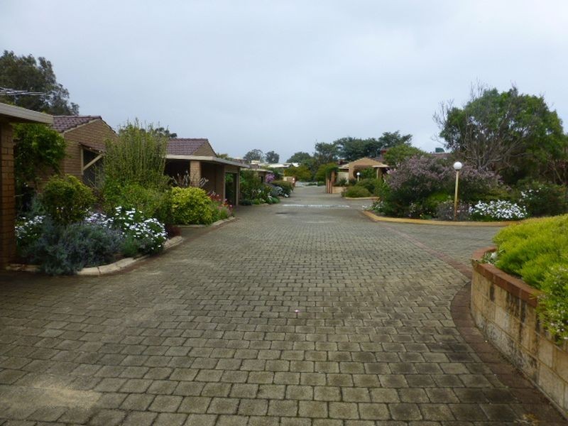 15/4 Page Road, Kelmscott WA 6111