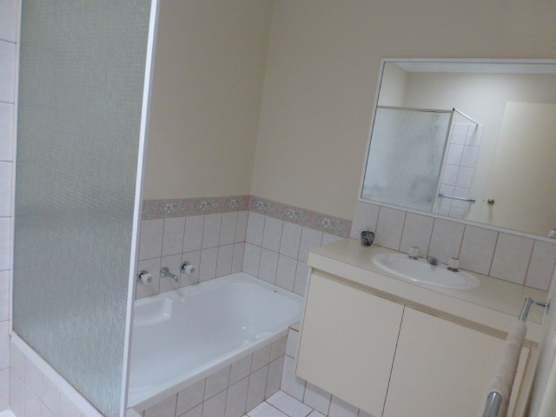 15/4 Page Road, Kelmscott WA 6111