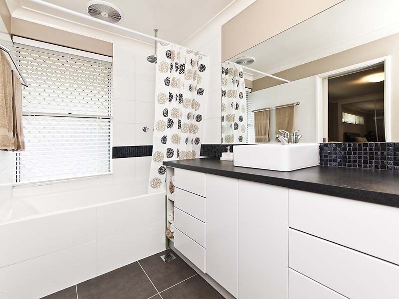 1 Alciston Way, Huntingdale WA 6110