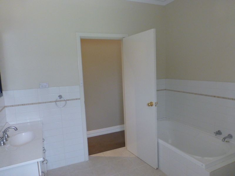 45 Coldwell Road, Kenwick WA 6107