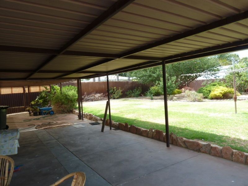 27 Rosekelly Road, Gosnells WA 6110