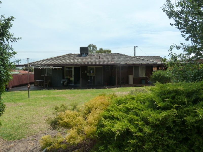 27 Rosekelly Road, Gosnells WA 6110