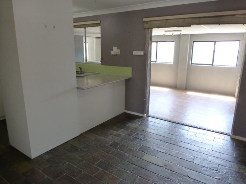 42 Ypres Road, Camillo WA 6111