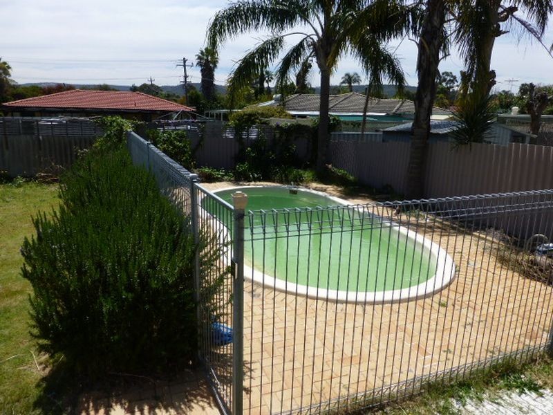 42 Ypres Road, Camillo WA 6111