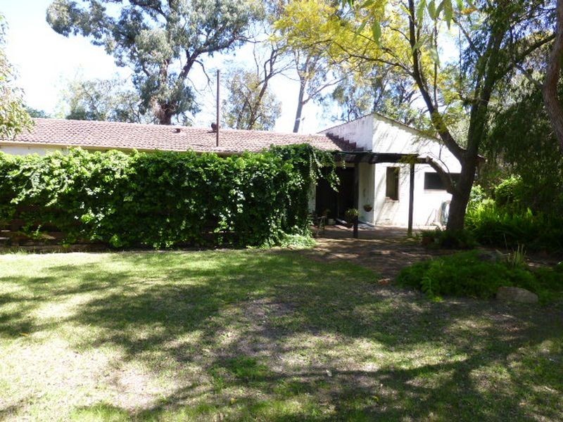 10 Lachlan Road, Thornlie WA 6108