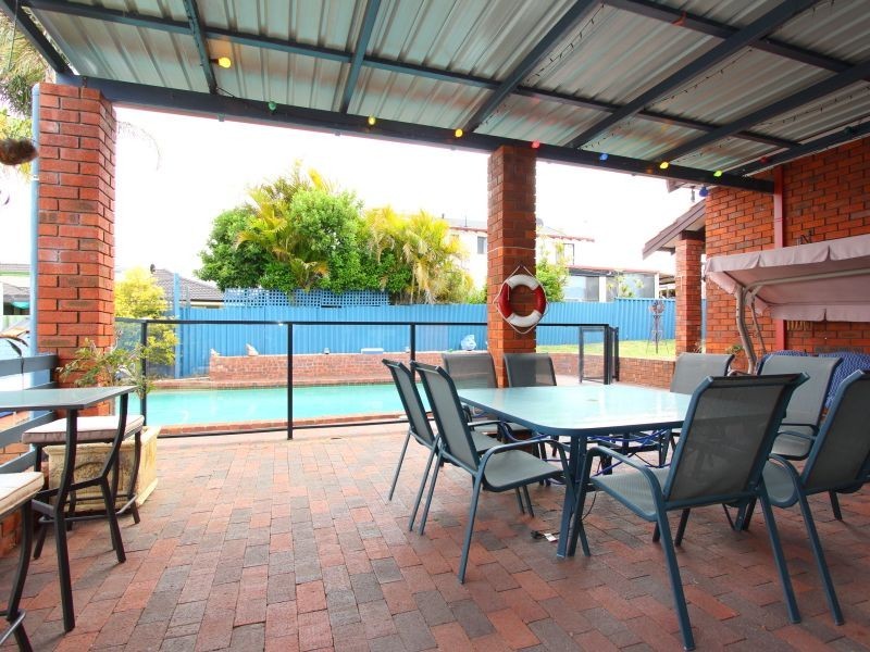 64 Sutherland Drive, Thornlie WA 6108