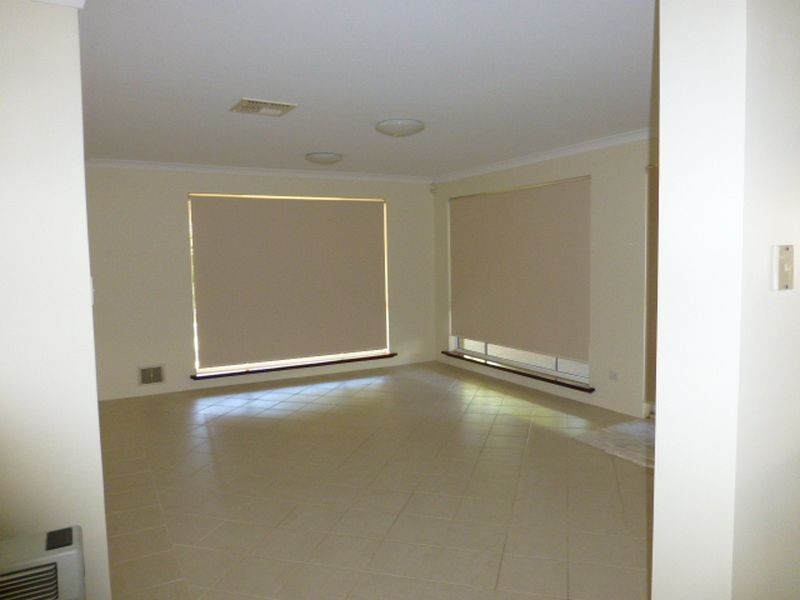 25 Eynesford Street, Gosnells WA 6110