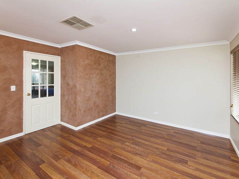 26 Waxflower Bend, Huntingdale WA 6110