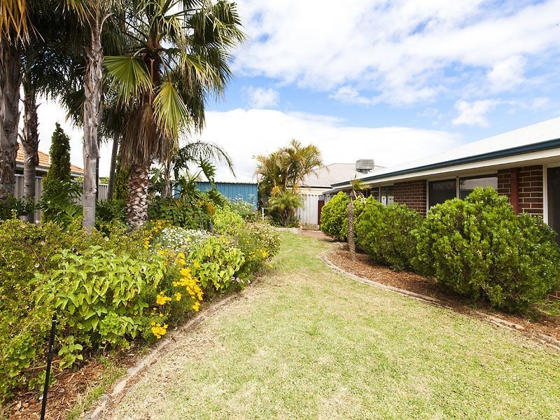 26 Waxflower Bend, Huntingdale WA 6110