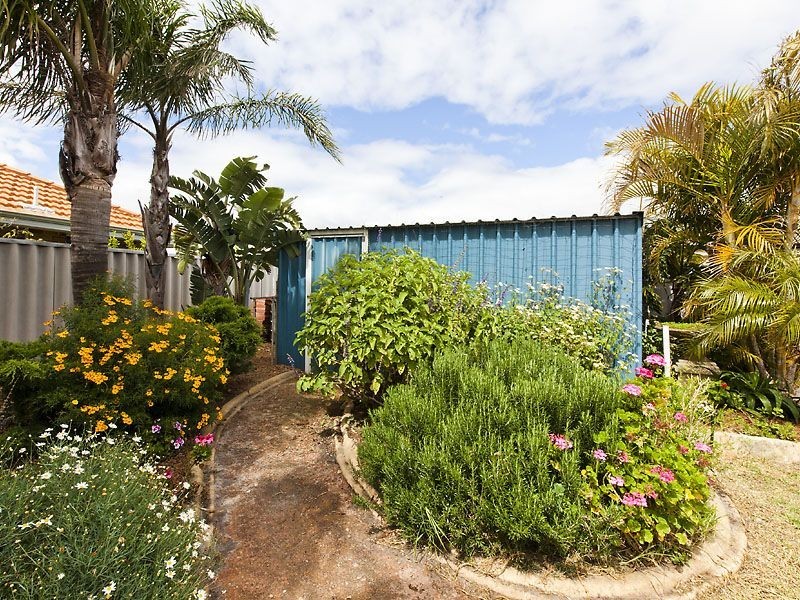 26 Waxflower Bend, Huntingdale WA 6110