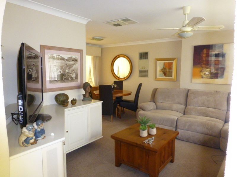 102 Regency Drive, Thornlie WA 6108