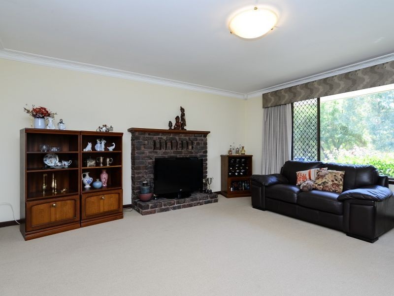 28 Jacqueline Drive, Thornlie WA 6108