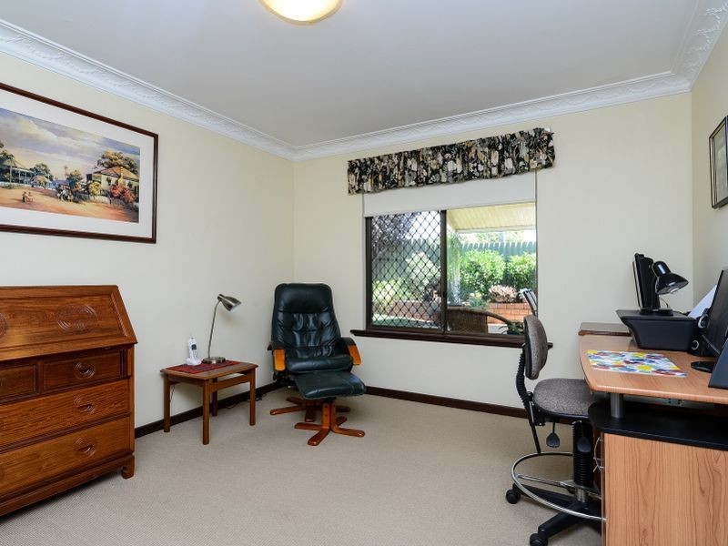 28 Jacqueline Drive, Thornlie WA 6108