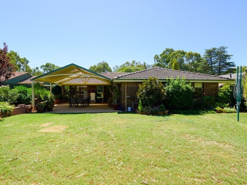 28 Jacqueline Drive, Thornlie WA 6108