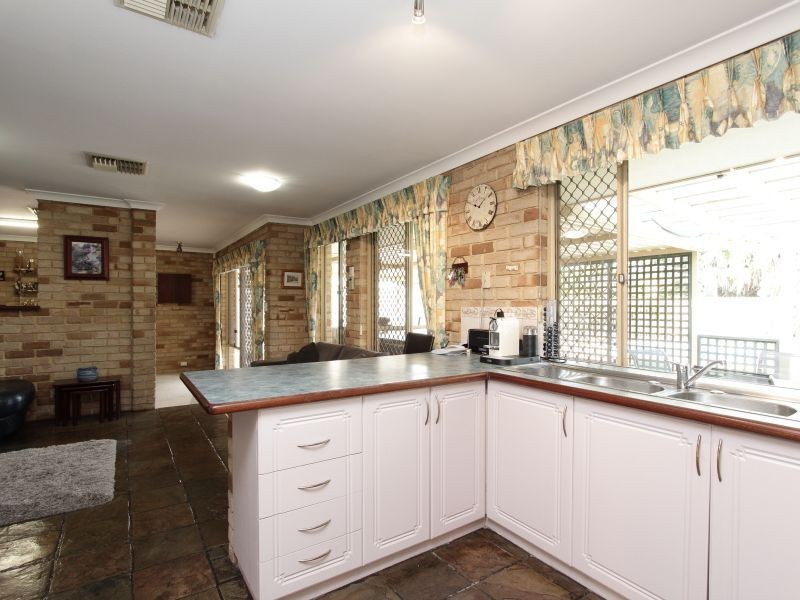 9 Jason Court, Thornlie WA 6108