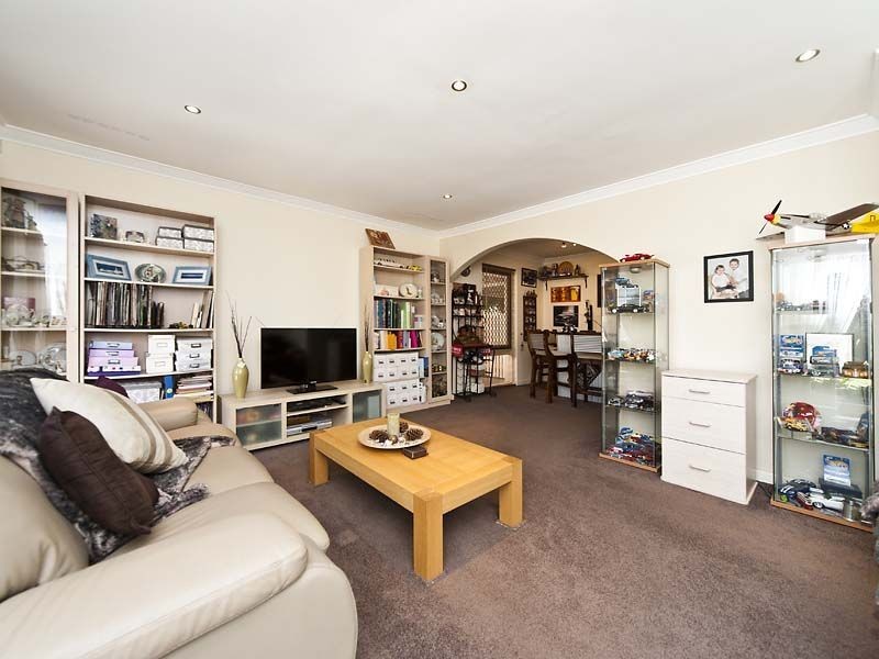 45 Pembury Road, Thornlie WA 6108