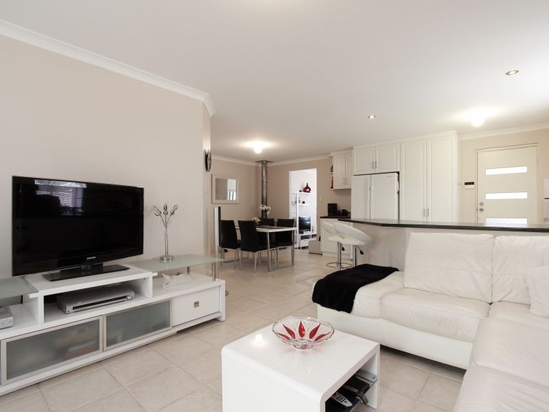 2 Reichel Place, Huntingdale WA 6110