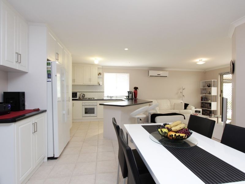 2 Reichel Place, Huntingdale WA 6110