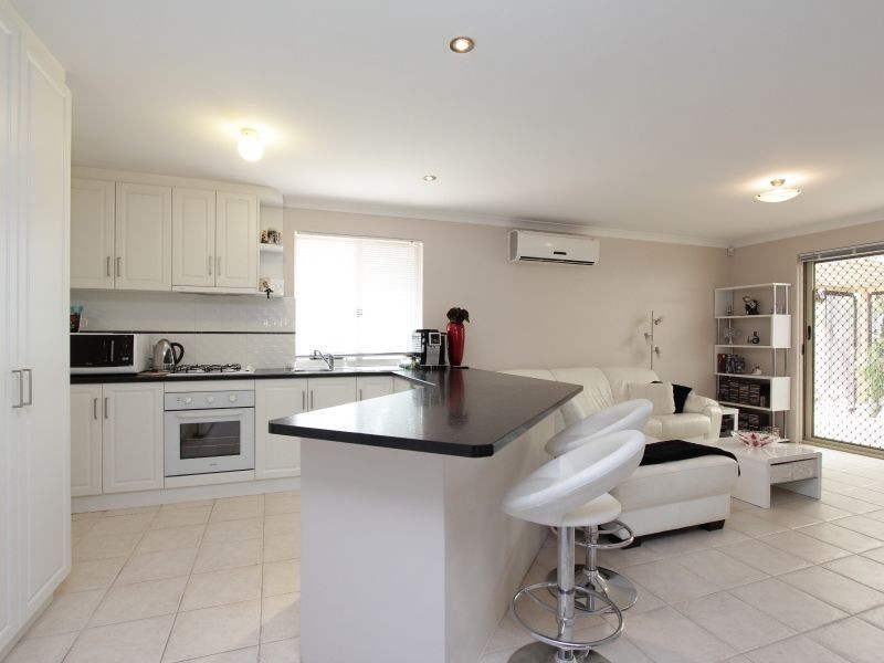 2 Reichel Place, Huntingdale WA 6110