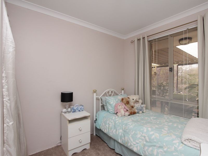 2 Reichel Place, Huntingdale WA 6110