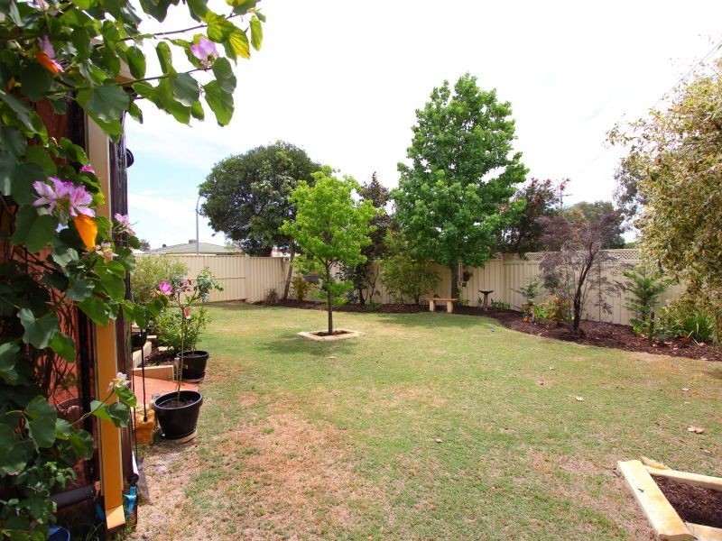 2 Reichel Place, Huntingdale WA 6110