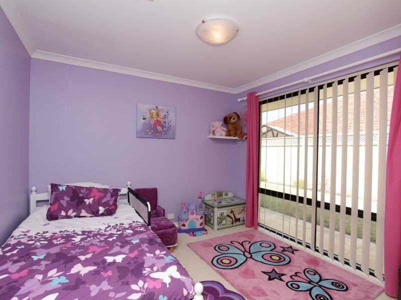 1 Admiralty Road, Canning Vale WA 6155