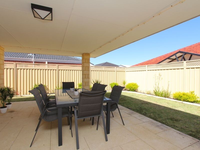 1 Admiralty Road, Canning Vale WA 6155