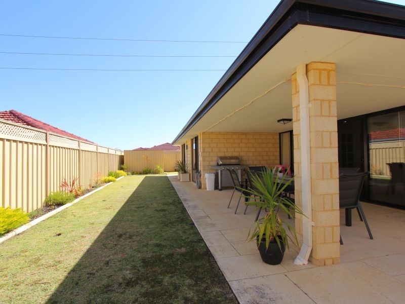 1 Admiralty Road, Canning Vale WA 6155